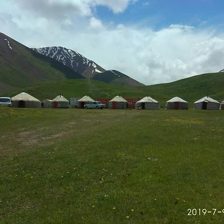 Pamir Nomad Yurt Camp Hotel Kara-Kavak Eksteriør billede
