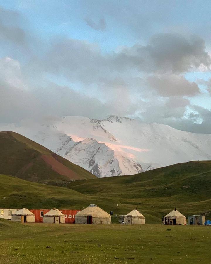Pamir Nomad Yurt Camp Hotel Kara-Kavak Eksteriør billede